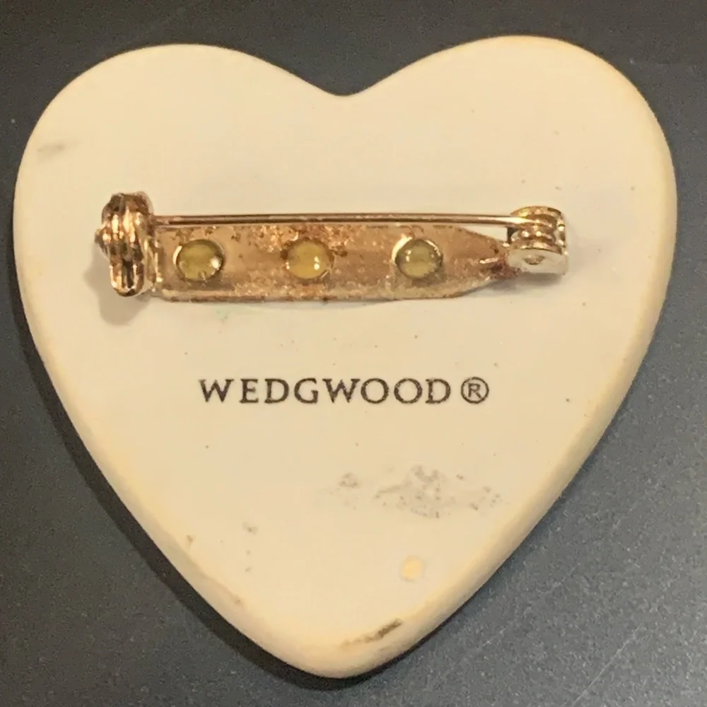 Vtg Wedgewood Victorian Revival Bone China Porcelain Heart Scroll Brooch Pin